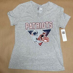 NFL Team Apparel Grey V Neck T Shirt Womens Size Medium  New England Patriots